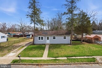 Building Photo - 4 Coville Dr