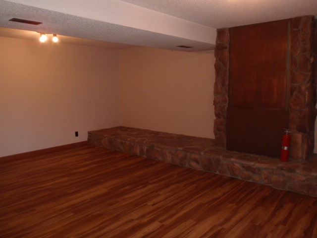 Building Photo - 920 Parkview Way