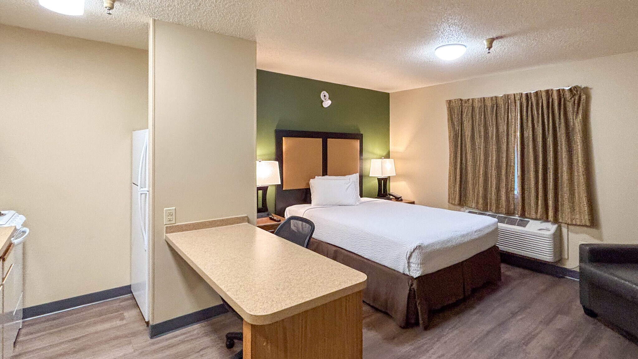 Building Photo - 530 Woods Lake Rd