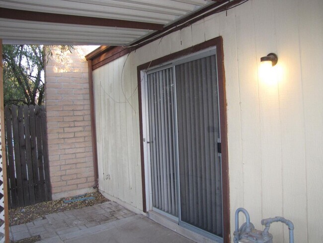 Building Photo - 3320 S Placita Saltillo