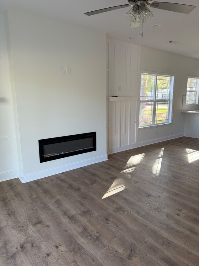 Building Photo - 2537 Jones St