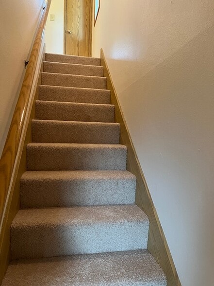 Stairs - 260 3rd Ave NE