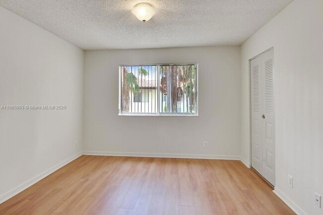 Building Photo - 3605 NE 207th St