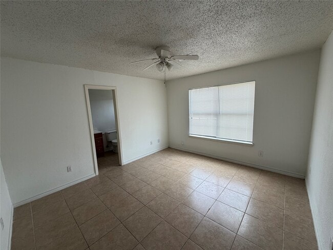 Building Photo - 1917 Estate Dr