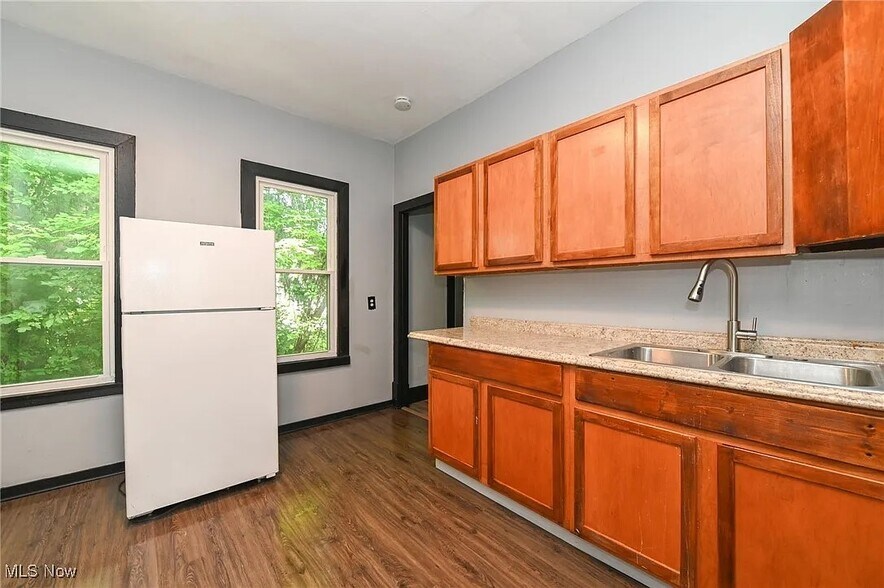 Building Photo - 3620 E 63rd St