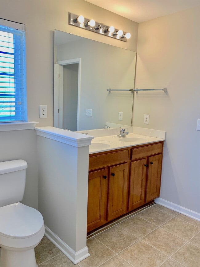 Building Photo - 946 Old Forester Ln