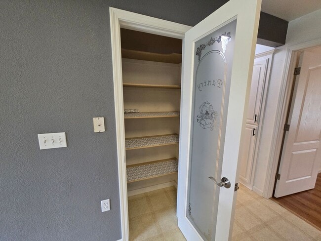 Building Photo - Cute 2 Bedroom House with Lovely Pond and Wooded View