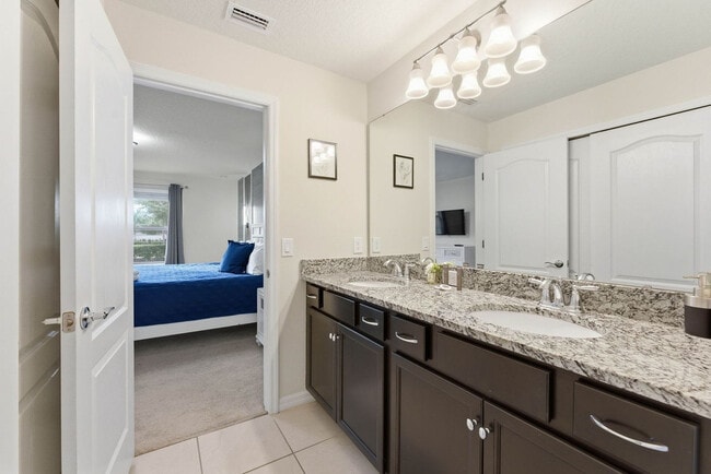 Building Photo - 2440 Dubai St