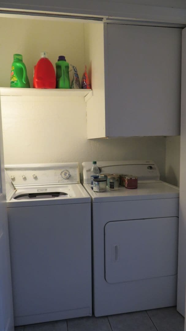 Building Photo - Beautiful 2 bed 1 bath condo 3 blocks from...