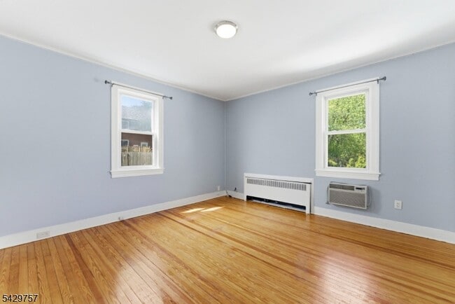 Building Photo - 773 Kingsland Ave
