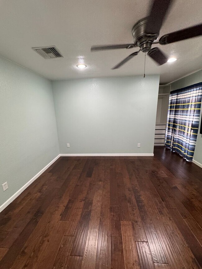 Building Photo - 3bed/2bath Chandler home for rent!