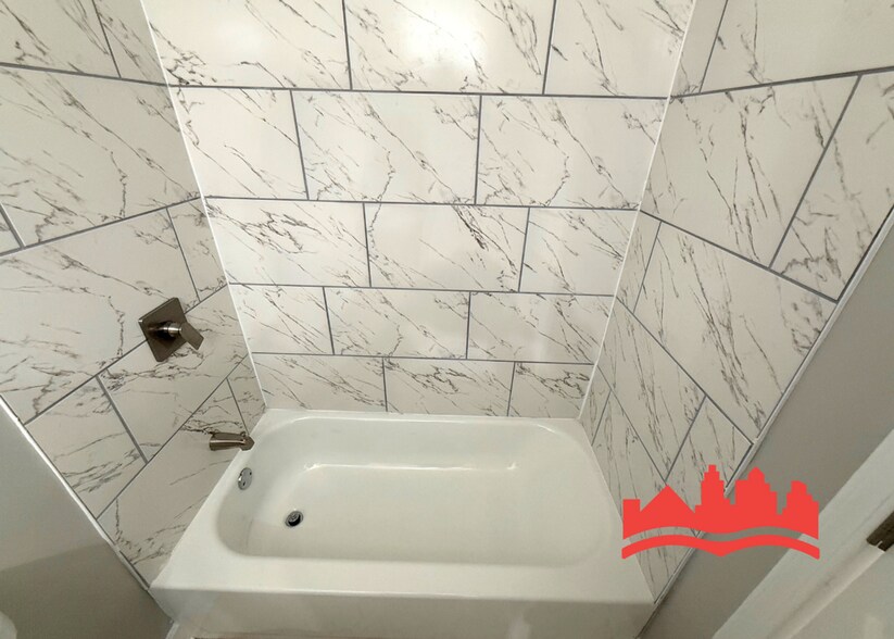 Building Photo - 3883 Drayon Cove