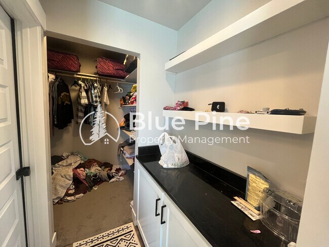 Building Photo - 2886 Sunburst Dr