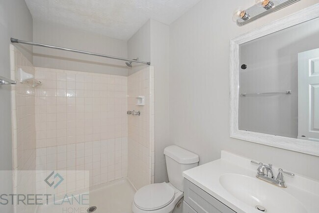 Building Photo - REDUCED!