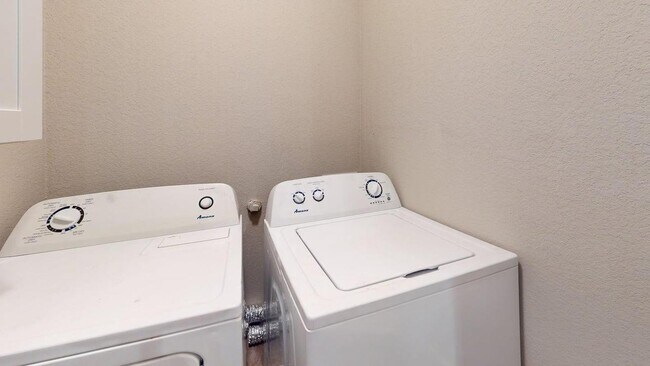 Building Photo - 1114 Ruea St