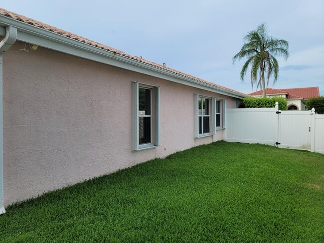 Building Photo - 7189 Catalina Way