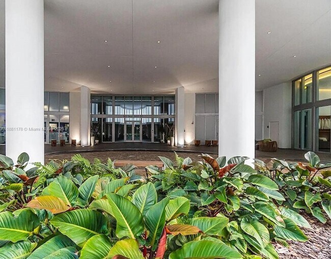 Building Photo - 90 SW 3rd St