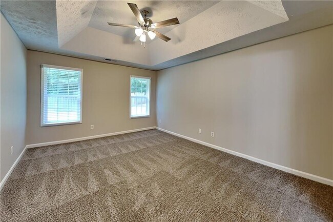 Building Photo - 638 Castlebrooke Way SE