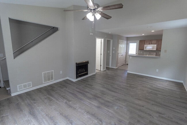 Building Photo - 1330 Godas Cir