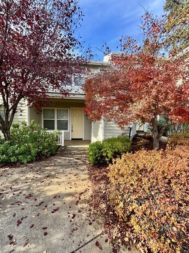 Building Photo - 114 Ironhorse Place