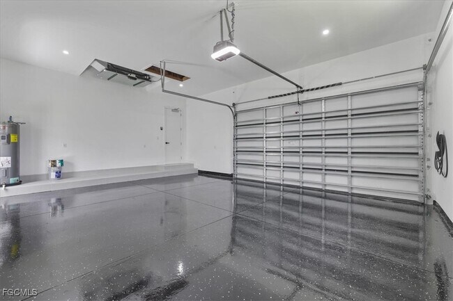 Building Photo - 4333 SW 16th Pl