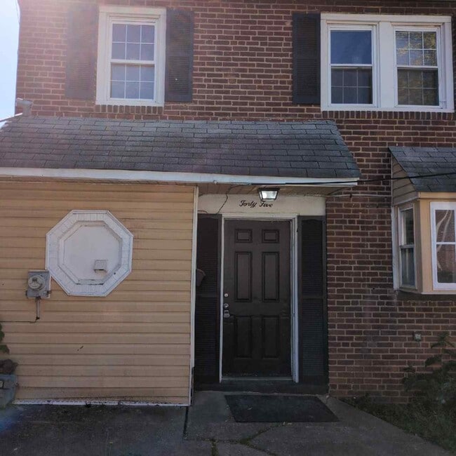 Primary Photo - 45 S Pennewell Dr