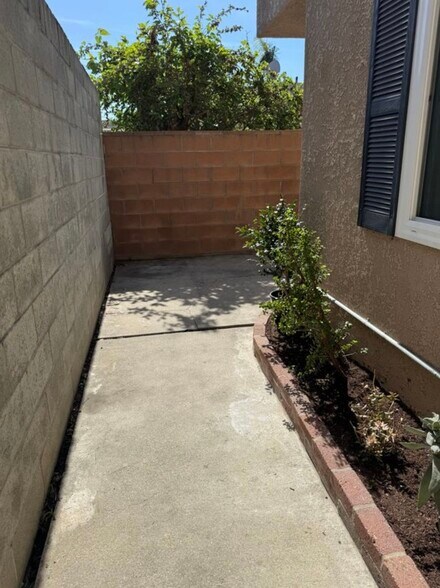 Building Photo - 4712 W 171st St