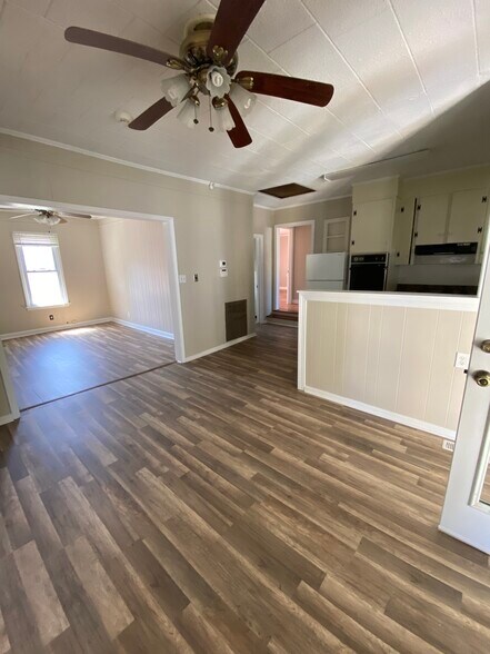 Building Photo - 725 Washington St