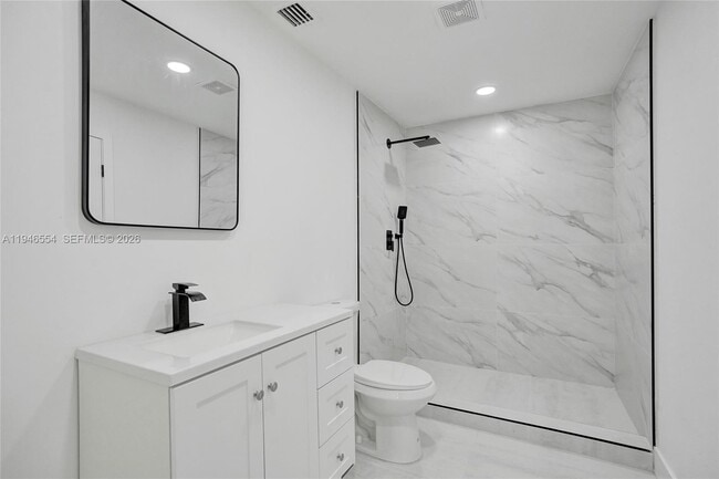 Building Photo - 1846 Racquet Ct