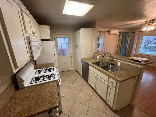 Building Photo - Charming 3-Bedroom Home in the Heart of San Diego