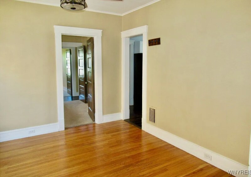 Building Photo - 818 Amherst St