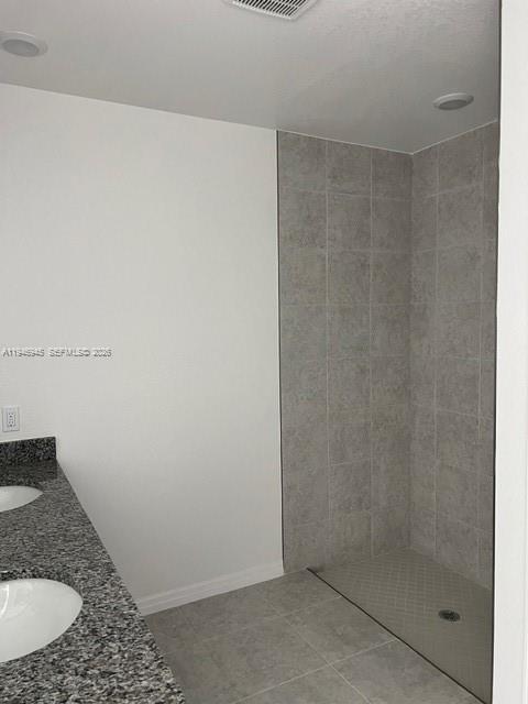 Building Photo - 2027 Churchill Ave N