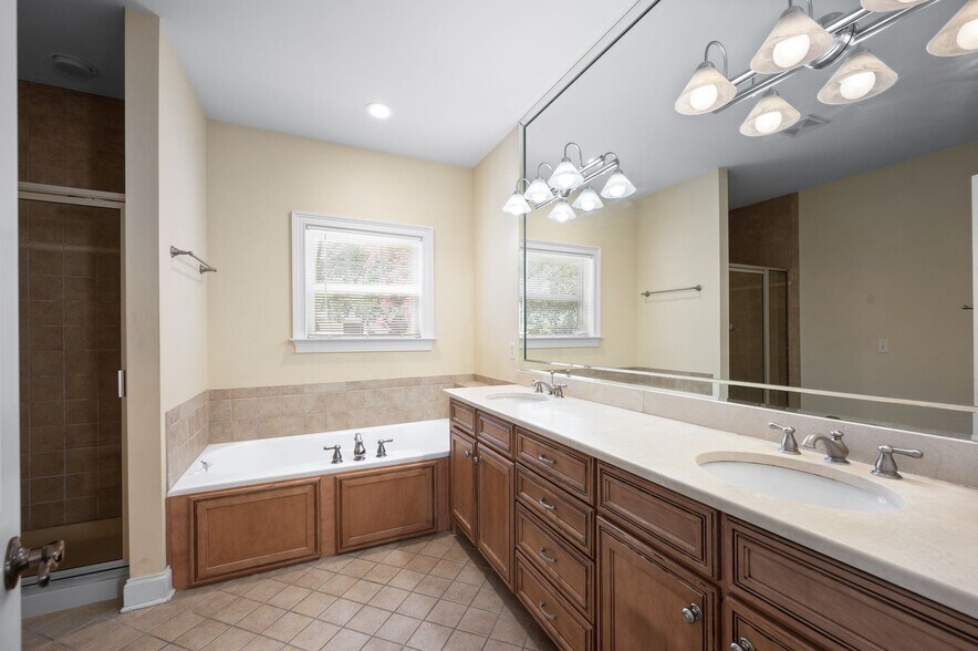 Building Photo - 172B Woodmont Blvd