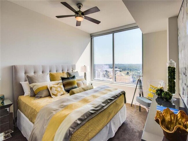 Building Photo - 312 Bowie St