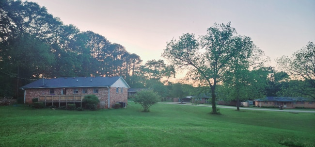 Building Photo - 203 Fleming Dr
