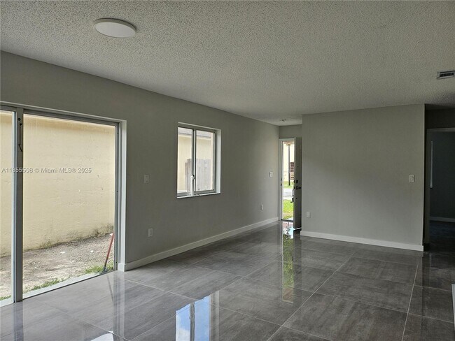 Building Photo - 16165 SW 139th Ave
