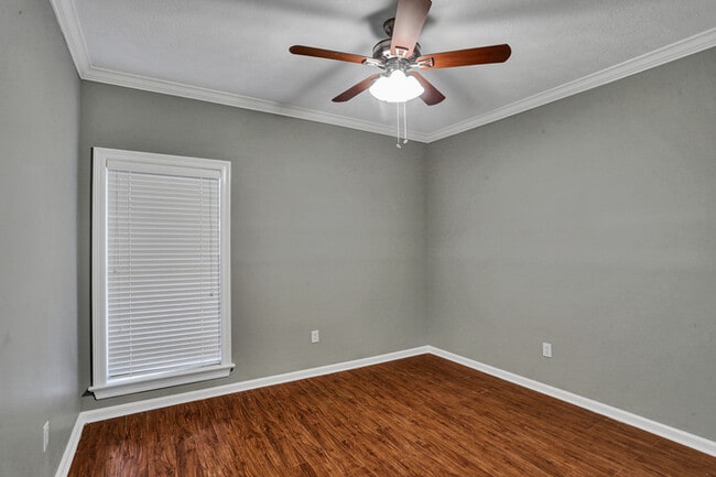 Building Photo - 404 Pine Brake Cir