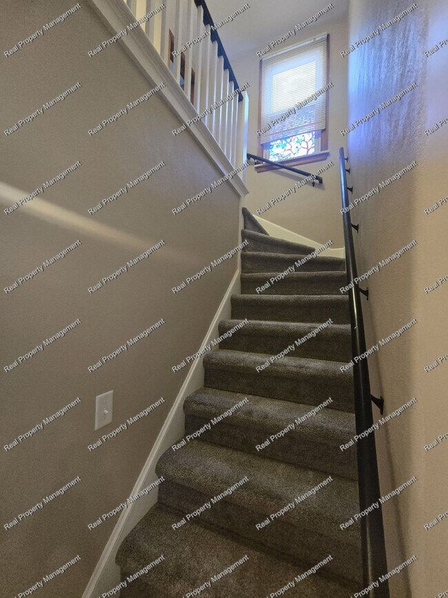 Building Photo - Updated Munster Cape Cod