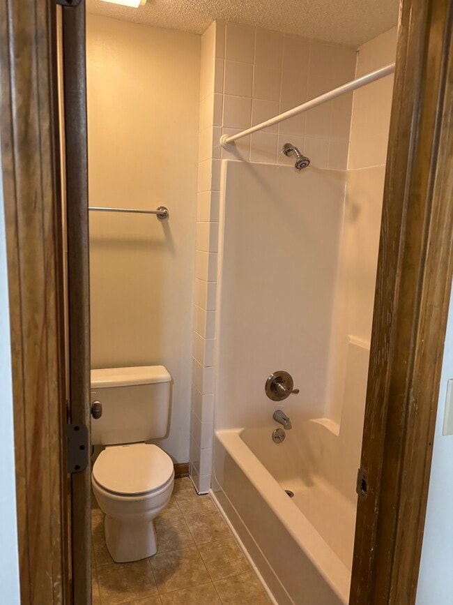 Building Photo - 5615 NW 66th Terrace