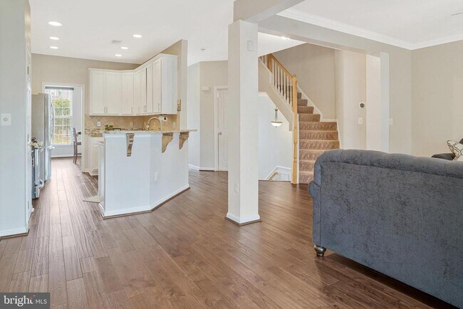 Building Photo - 22438 Maison Carree Square