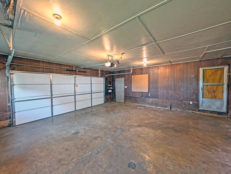 Building Photo - 23209 W Mound Rd