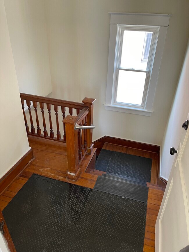 Building Photo - 701 25th St