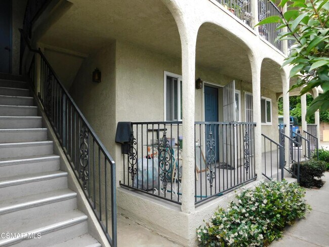 Building Photo - 6213 Whitsett Ave