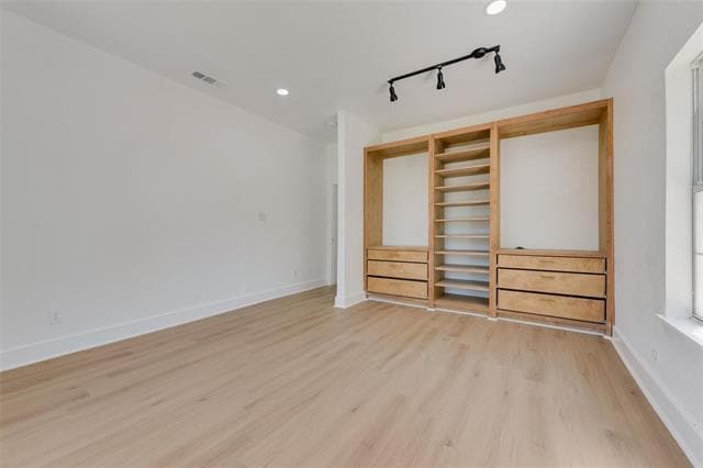 Building Photo - 506 N Lancaster Ave