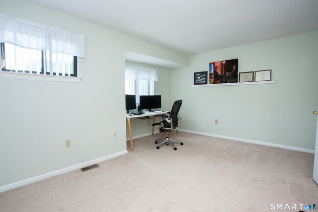 Building Photo - 17 Wiggins Farm Dr