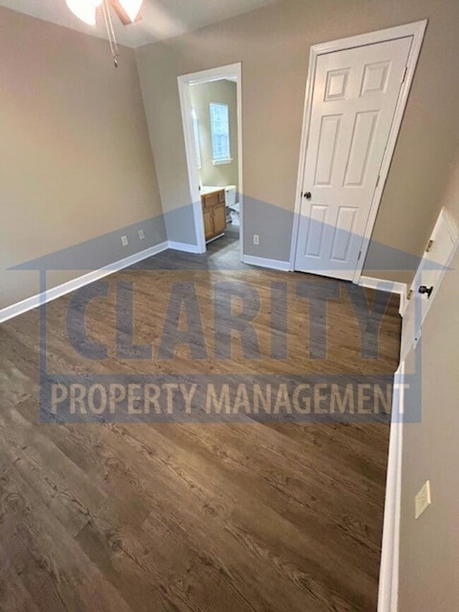 Building Photo - Three-bedroom home in Downtown Cleveland!