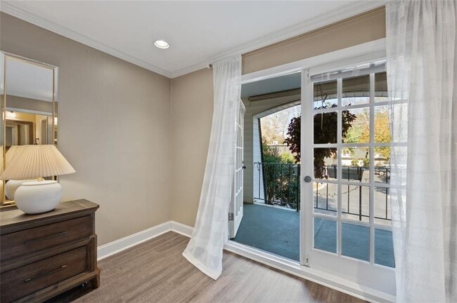 Building Photo - 5120 Chemin De Vie NE