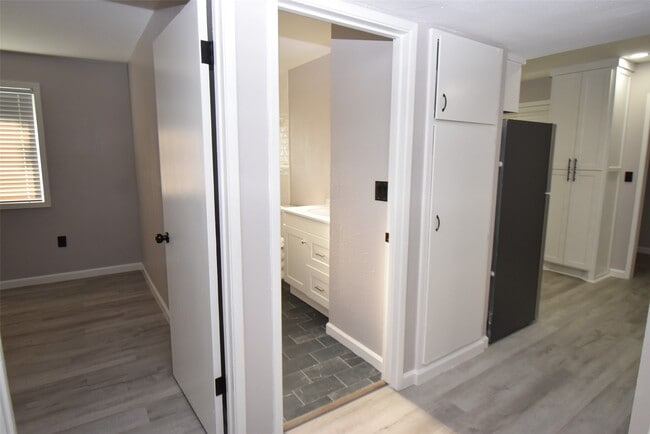 Building Photo - 16587 El Camino Real