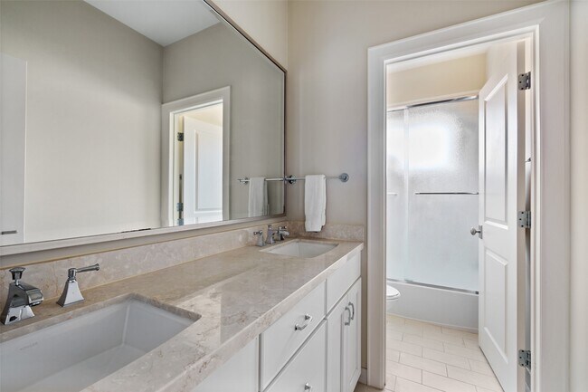 Building Photo - 1202 Wynden Commons Ln