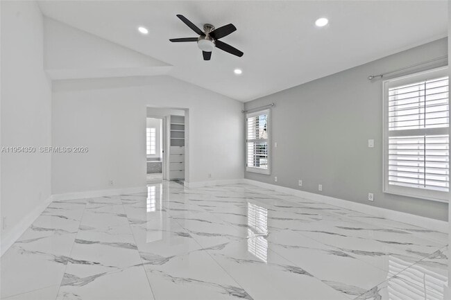 Building Photo - 6357 Brava Way